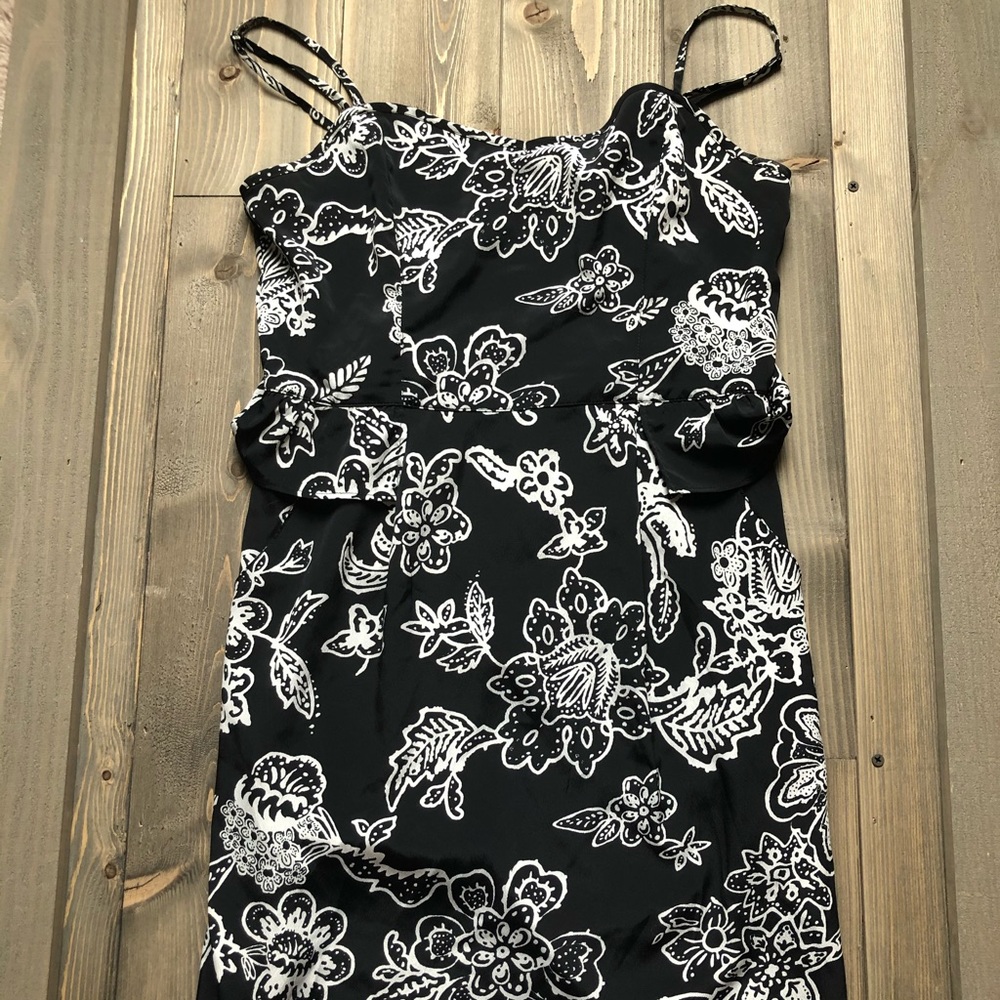 Black and white flower printed dress